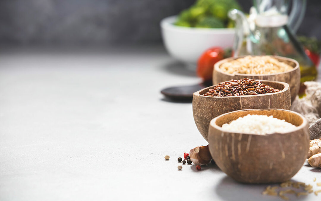 Calcula la cantidad de arroz por persona que necesitas para preparar una ensalada