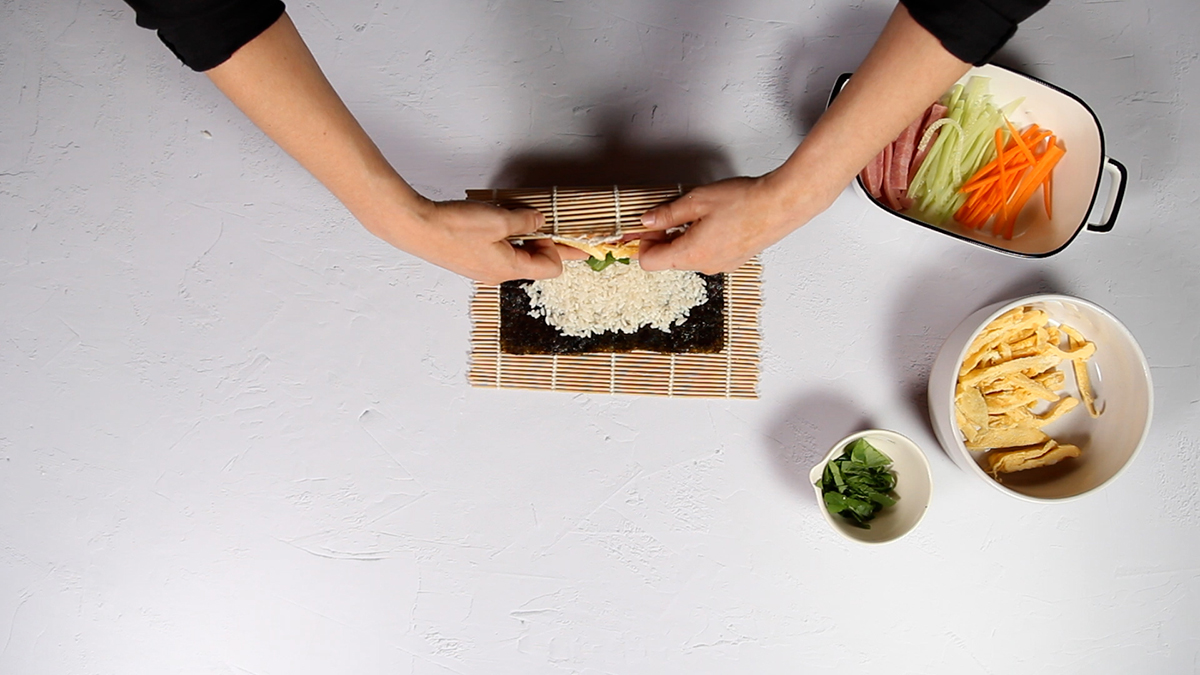 Gimbap: Delicioso rollo de sushi coreano