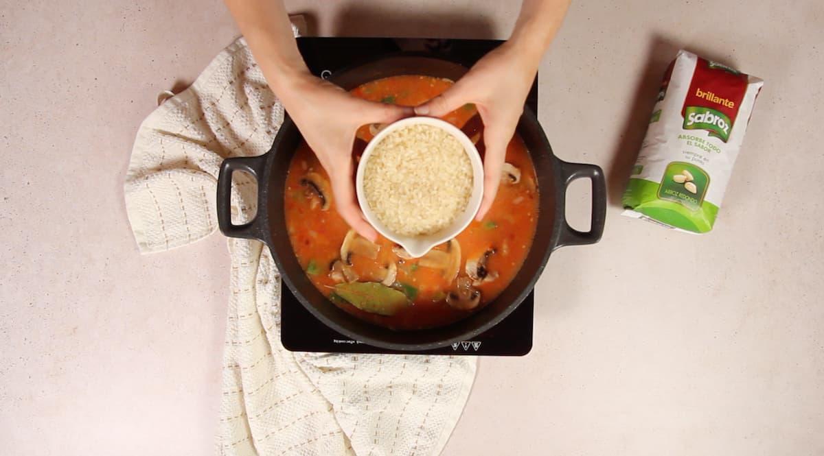 Receta de arroz a la cazuela: Un plato tradicional lleno de sabor