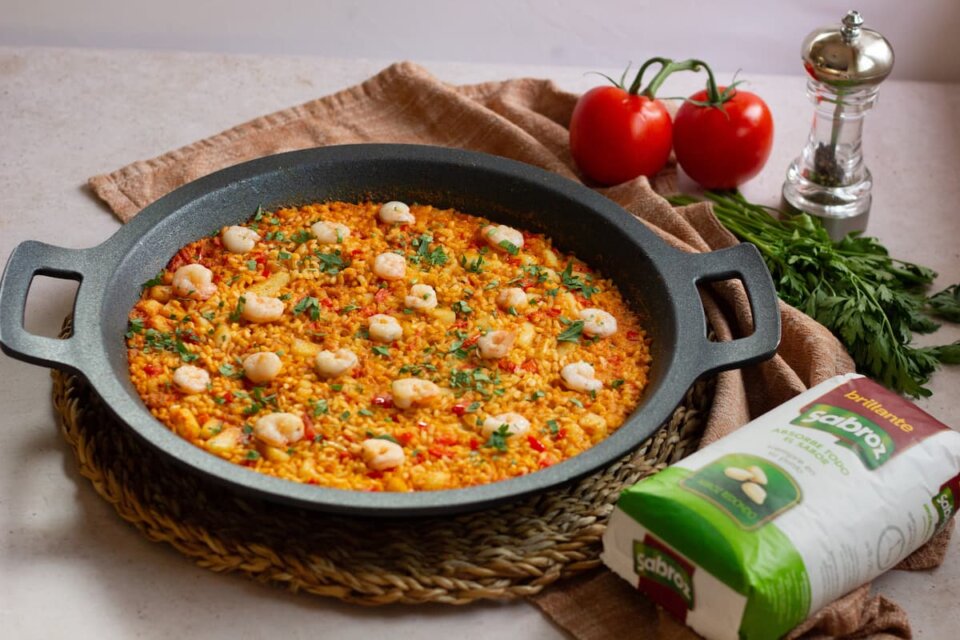 Arroz a banda: receta tradicional con un toque de mar