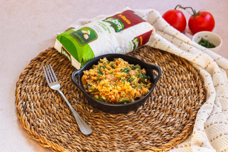 Foto de Receta de arroz a la cazuela: Un plato tradicional lleno de sabor