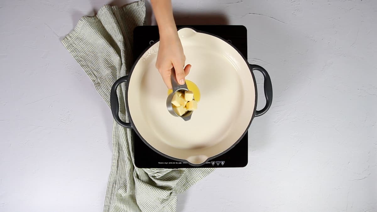Arroz a la Mantequilla con Salchichas: Receta Deliciosa y Fácil