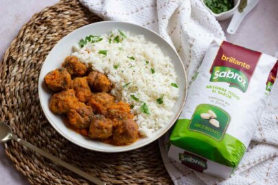 albóndigas con arroz