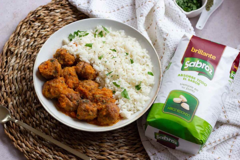 Receta de albóndigas con arroz: ¡deliciosas y reconfortantes!