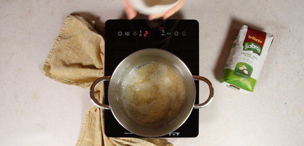 paso a paso arroz indonesio hervir arroz