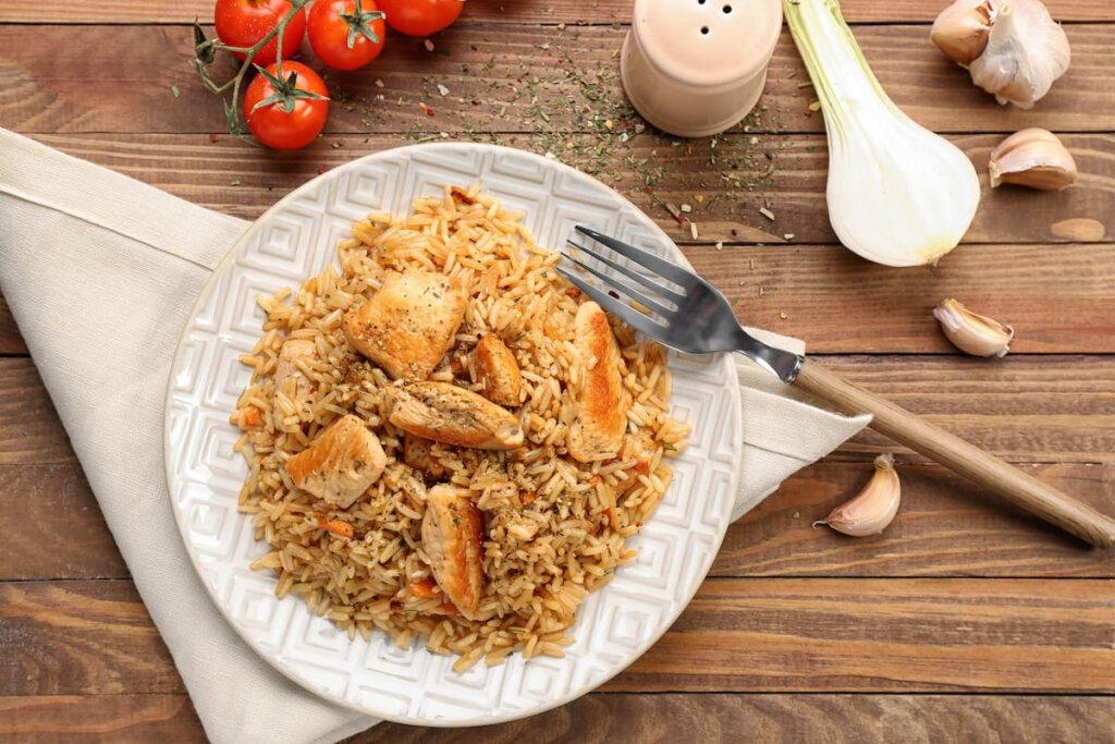 Ingredientes para sazonar el arroz blanco