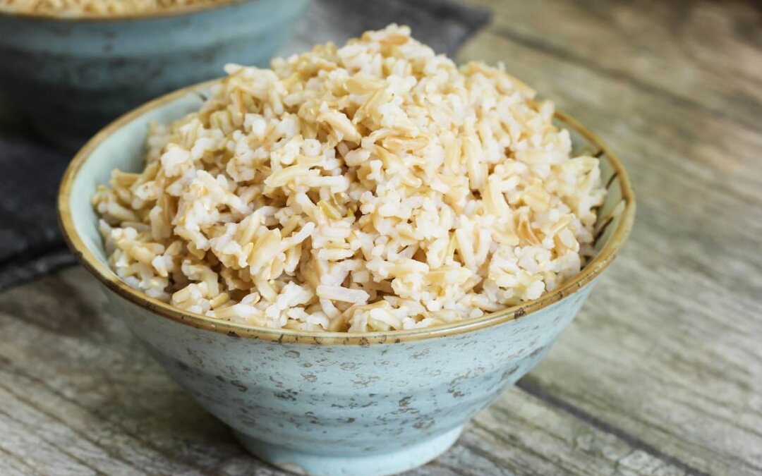 Proporción de agua para cocinar arroz integral: La medida perfecta