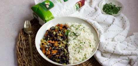 Arroz con alubias negras