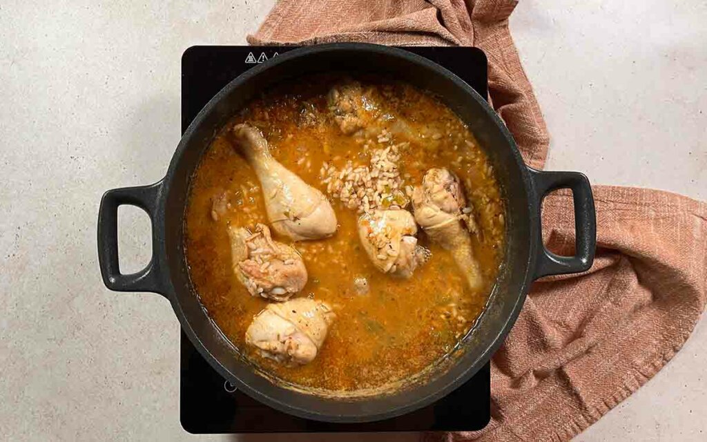 Paso a paso pollo guisado con arroz muslos y arroz