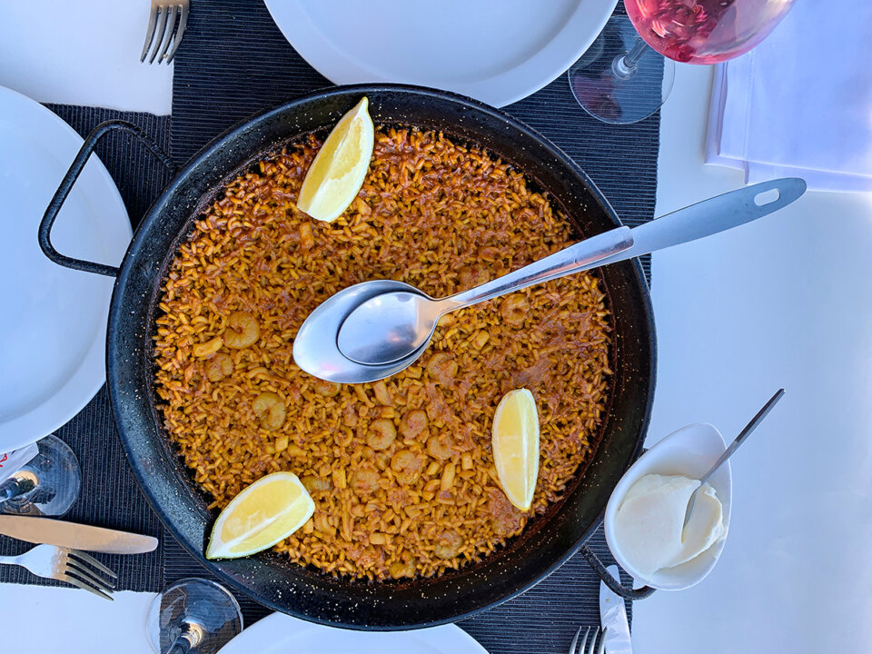 ¿Qué lleva el arroz a banda? Ingredientes esenciales