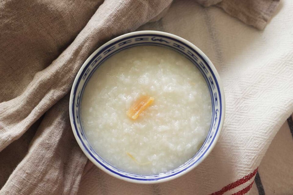 Arroz blanco caldoso para la gastroenteritis: alivio natural