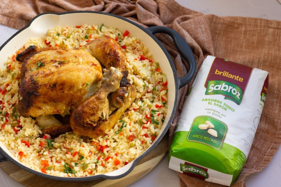 Arroz con pollo asado: Receta con sabor casero