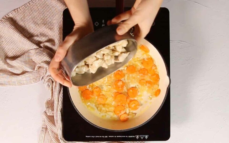 Quinoa con pollo al curry – Salud y sabor en tu plato