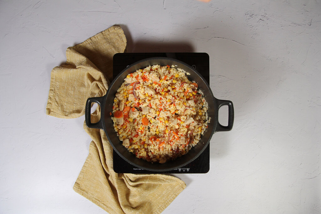 arroz con cosas cocinar