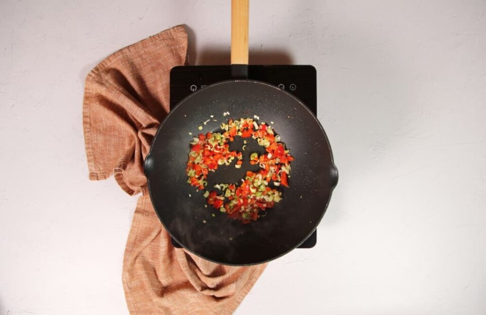 Arroz frito chino delicioso y auténtico