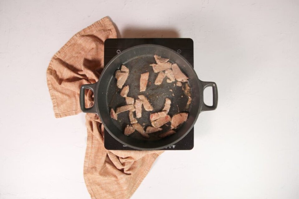 Arroz montañés: receta tradicional con setas y carnes