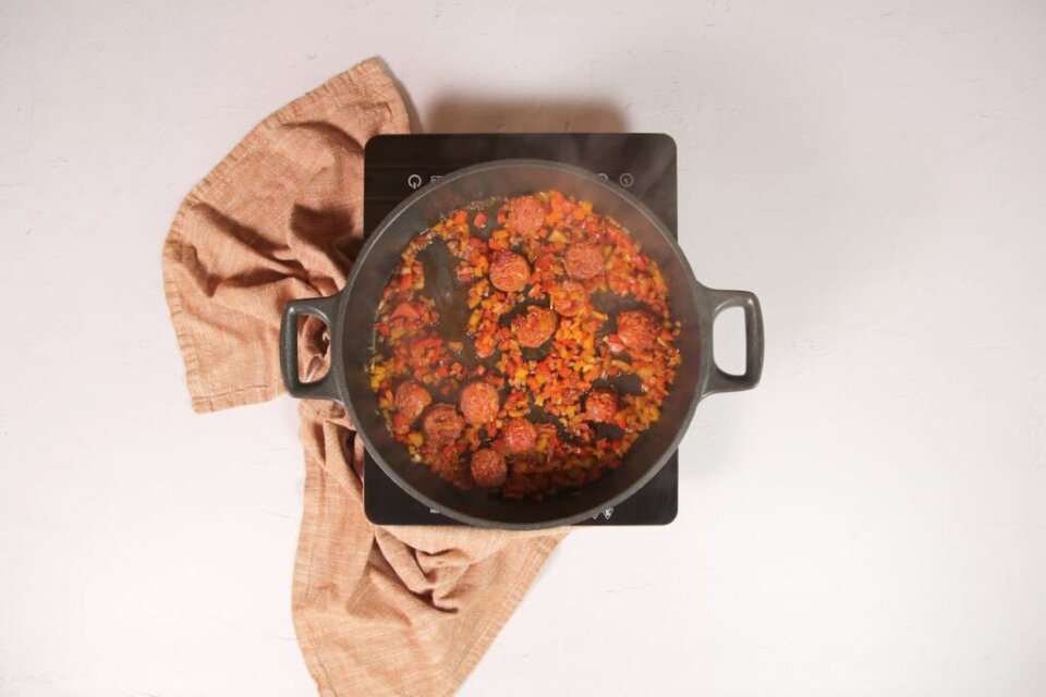 Arroz montañés: receta tradicional con setas y carnes