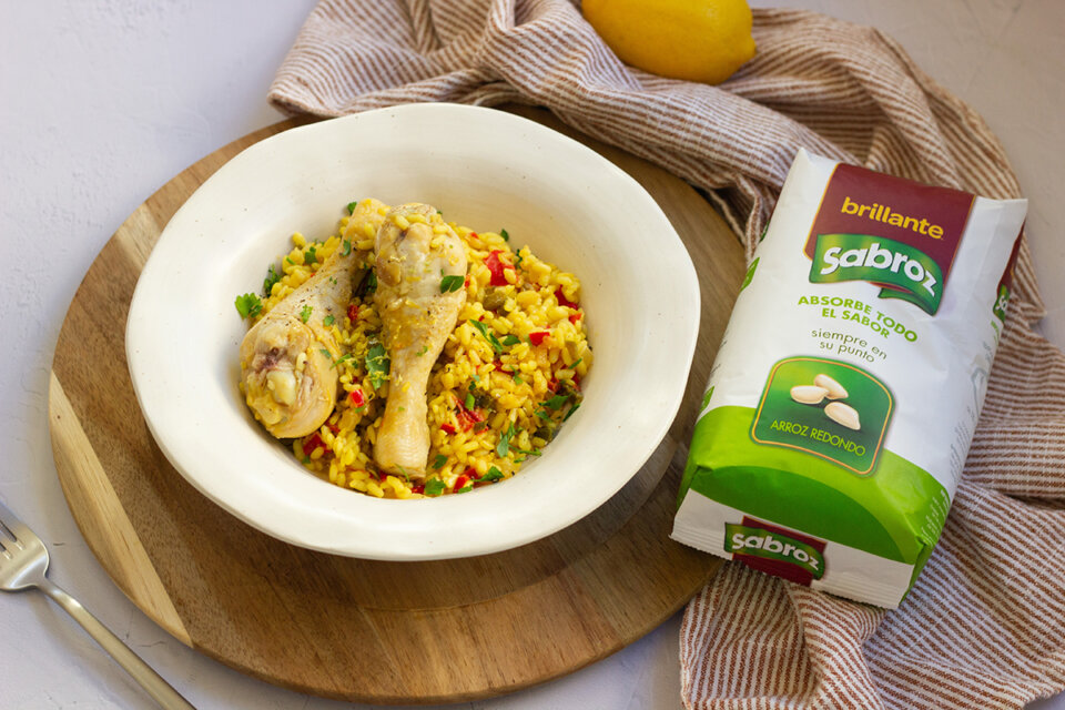 Arroz con muslitos de pollo: tradición y sabor en un solo plato