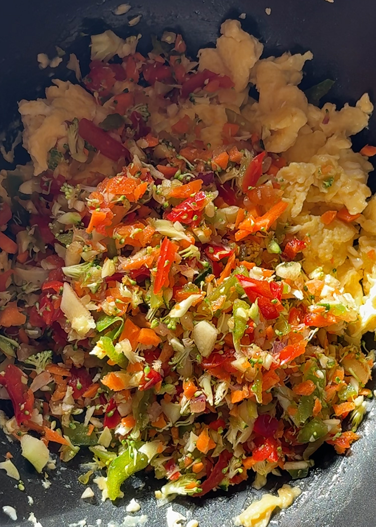 saltear verduras para arroz frito chino