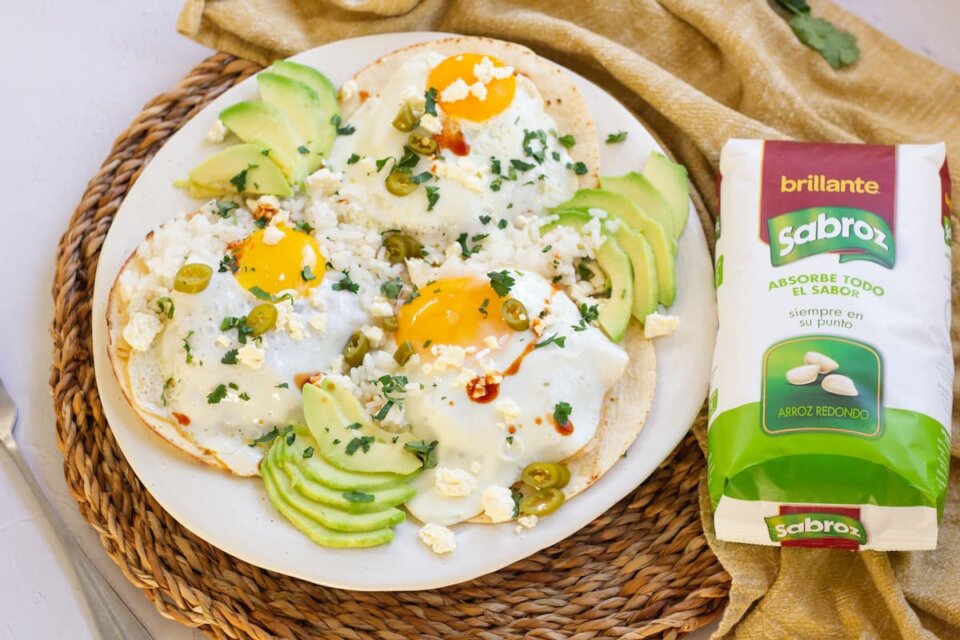 Receta de arroz con huevos rancheros: un clásico mexicano renovado