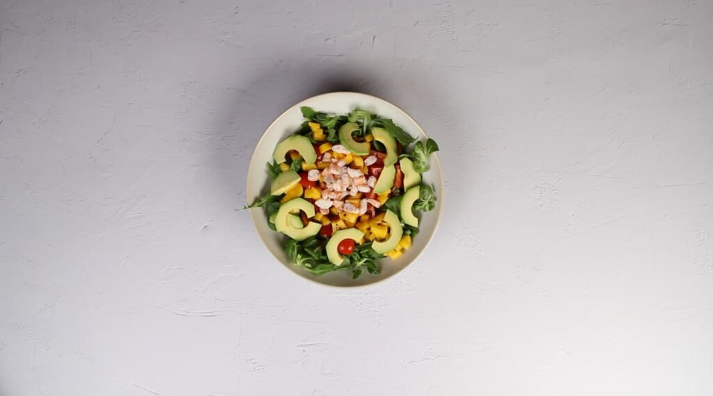 Montaje de la base de la ensalada