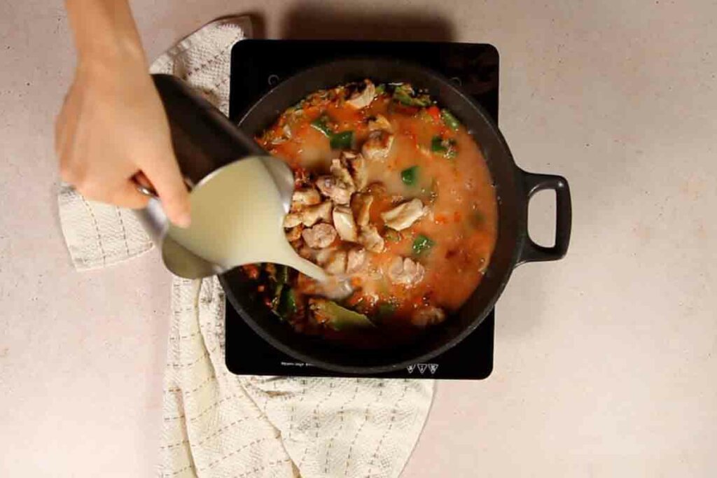 cuánto caldo por arroz paella