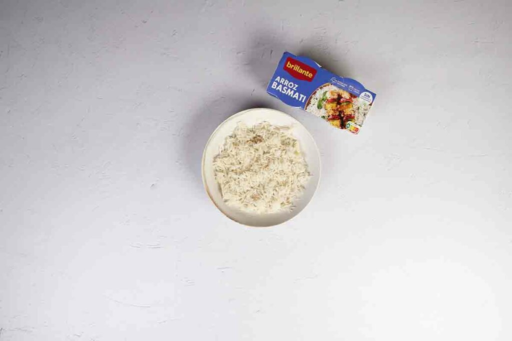 paso a paso ensalada de arroz con gambas cocer arroz