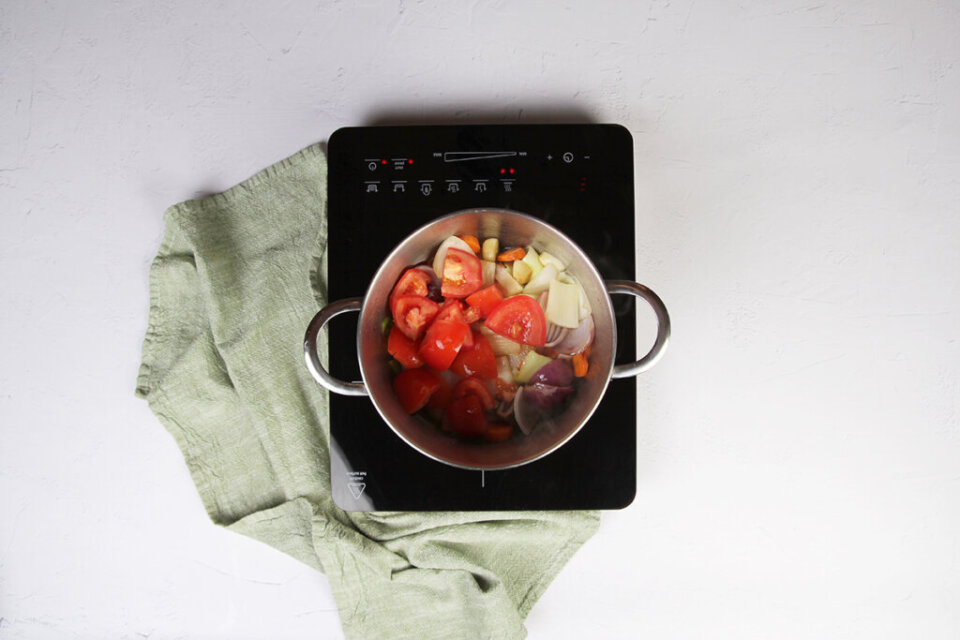 Caldo de verduras: receta de fumet casera y saludable