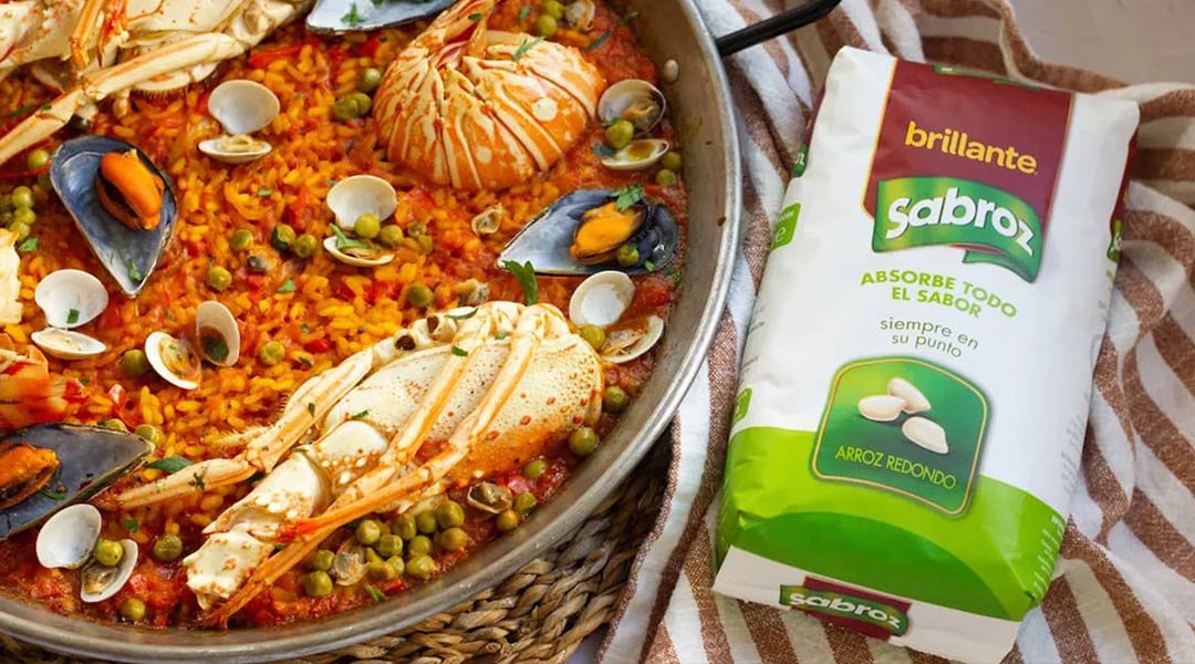 Paella con langosta