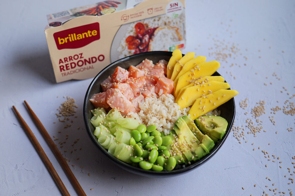 Poke de salmón: receta hawaiana fácil y deliciosa
