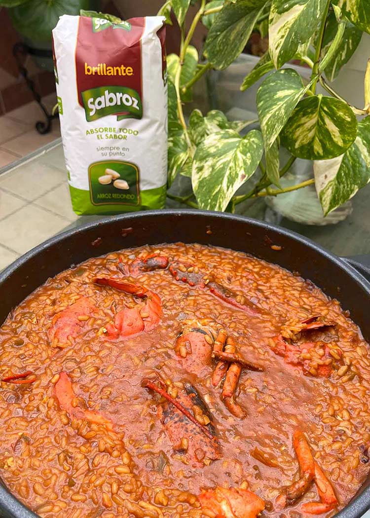 Presentación de arroz con bogavante