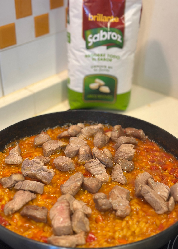 echar carne para arroz con solomillo