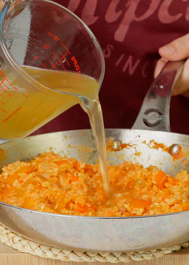 Arroz con berenjena: sencillo, sabroso y lleno de verdura
