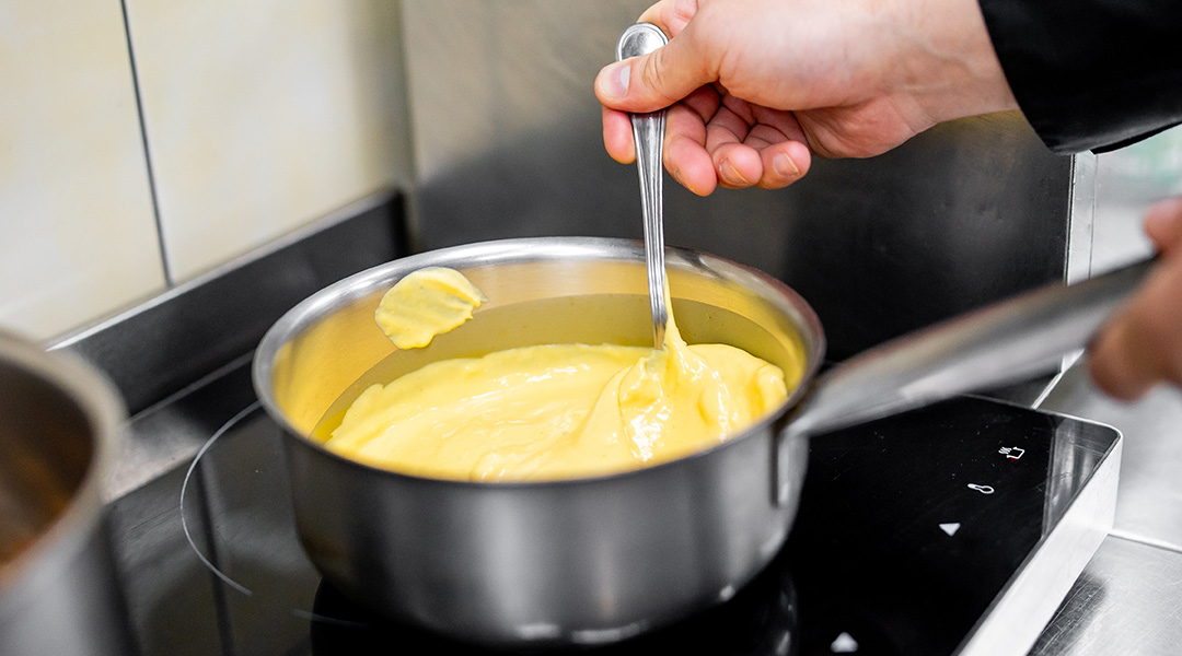 Trucos básicos para suavizar salsas fuertes