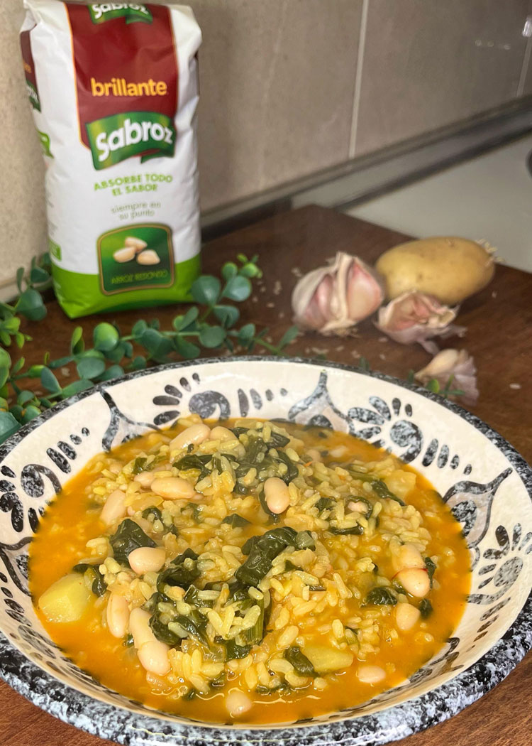 Presentación de arroz con acelgas y alubias