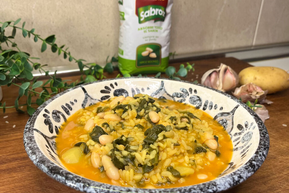 Arroz con acelgas y alubias: receta fácil y saludable