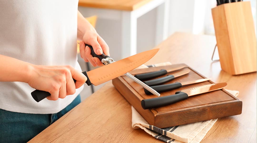 Técnicas con cuchillo y utensilios de cocina