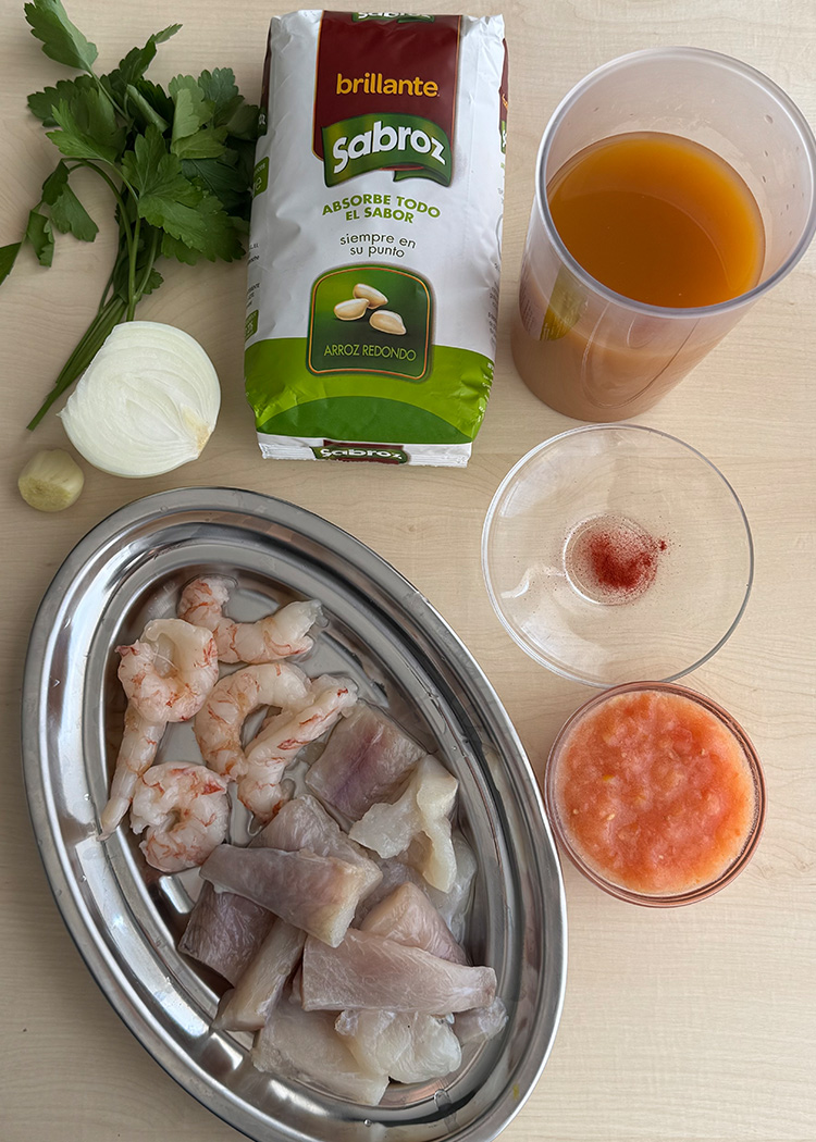 ingredientes para arroz con rape y langostinos