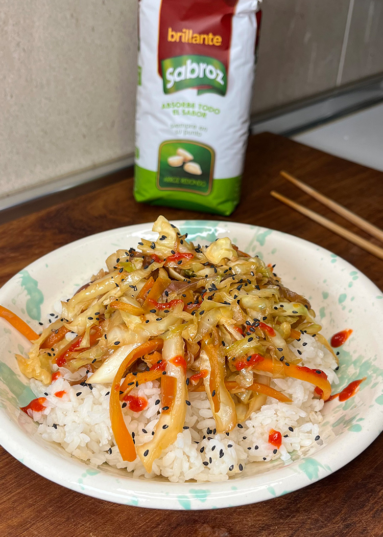Presentación de Arroz con repollo