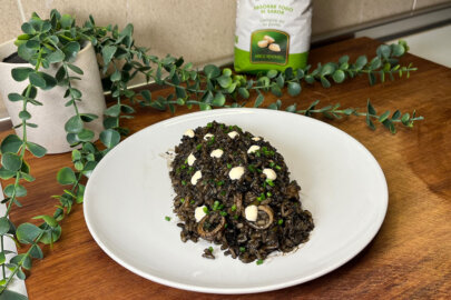 Arroz negro con chipirones