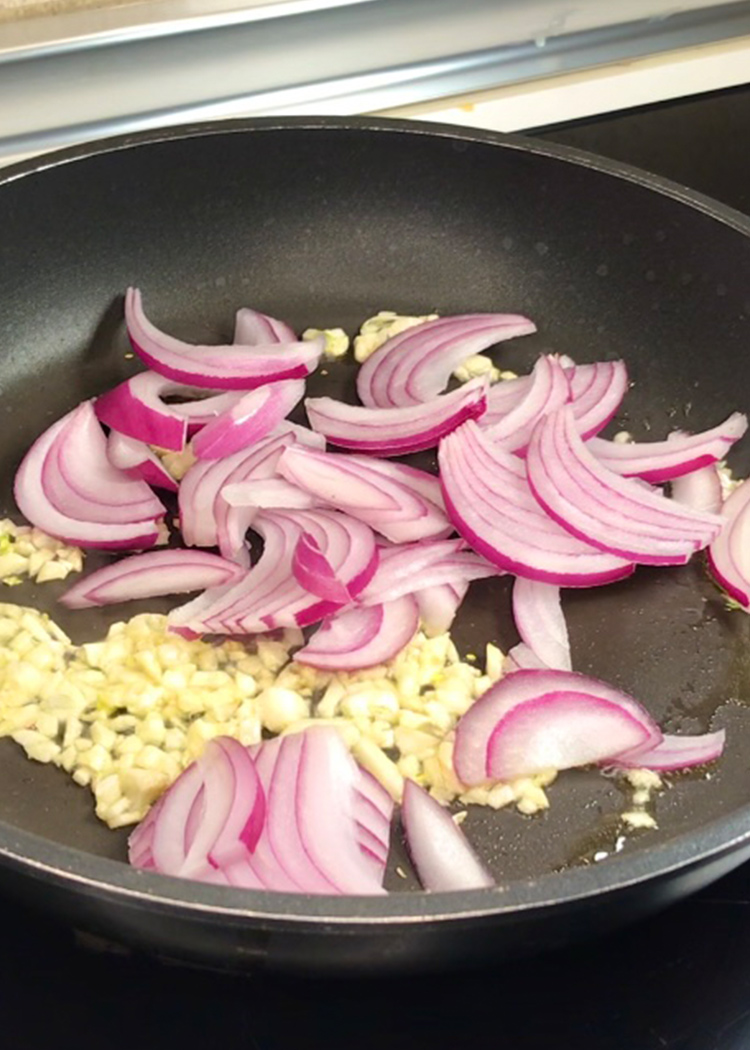 Cocinar verduras para Arroz con repollo