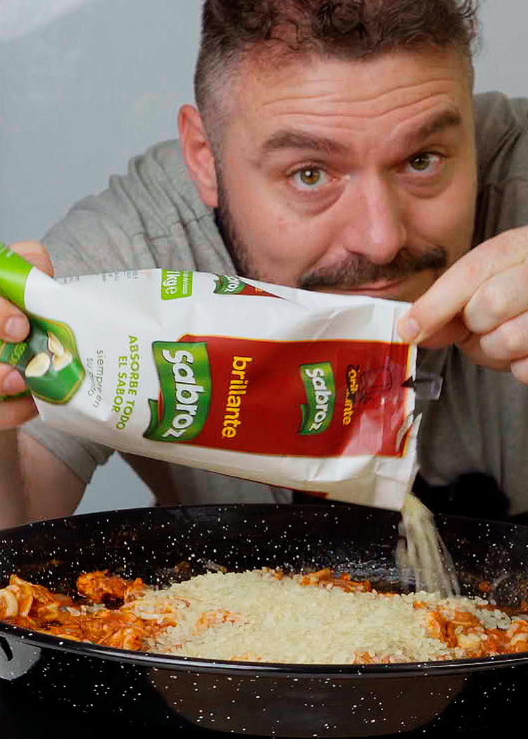 Nacarar arroz en arroz con calamares