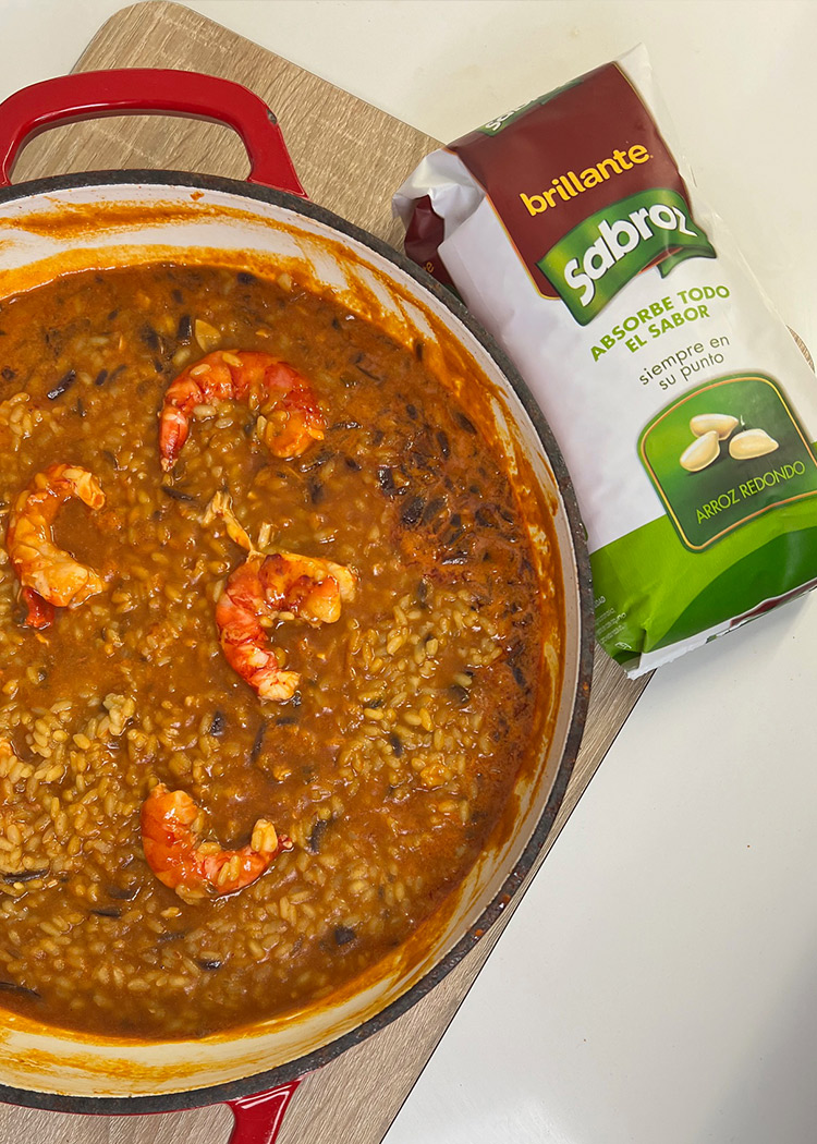 Presentación de arroz con carabineros