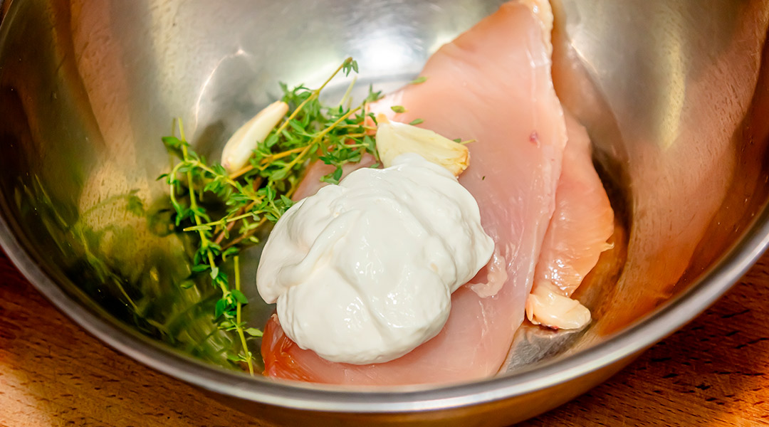 Marinados versátiles para diferentes cortes de pollo