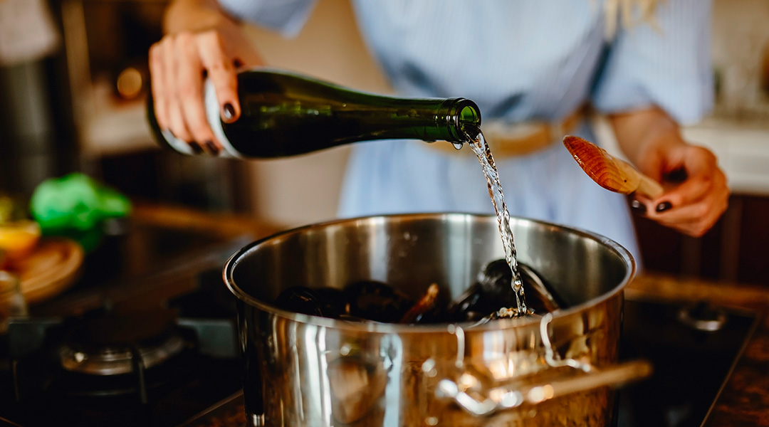 Maridaje de vino blanco en la cocina