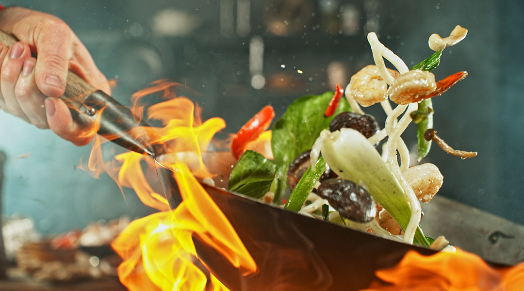 Técnicas fundamentales para cocinar con un wok