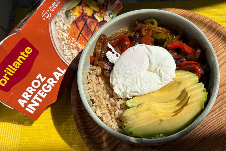 Cómo preparar un delicioso arroz integral con verduras: receta fácil y saludable
