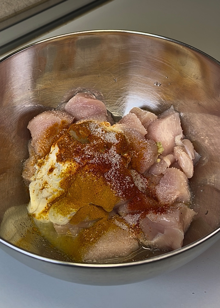 Marinar pollo para tikka massala