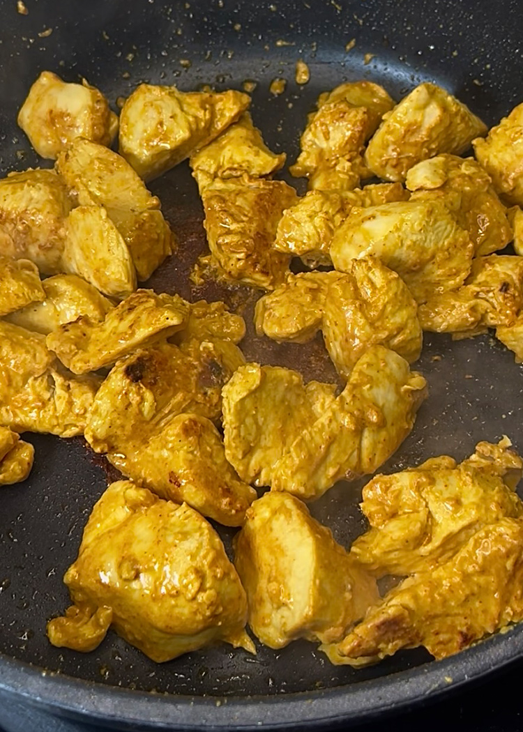 Dorar el pollo para tikka massala
