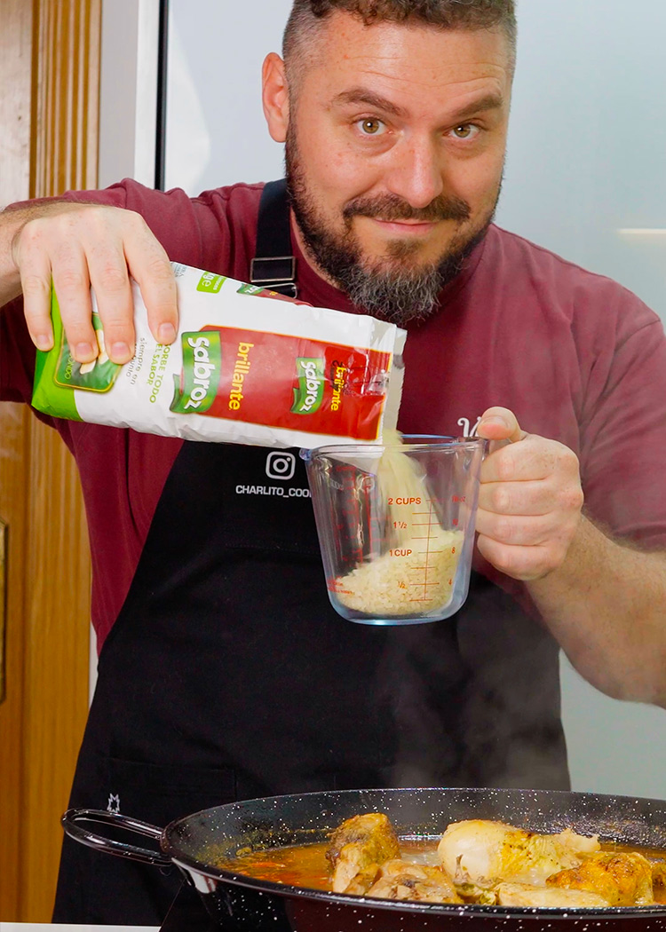 Arroz sabroz para paella de pollo